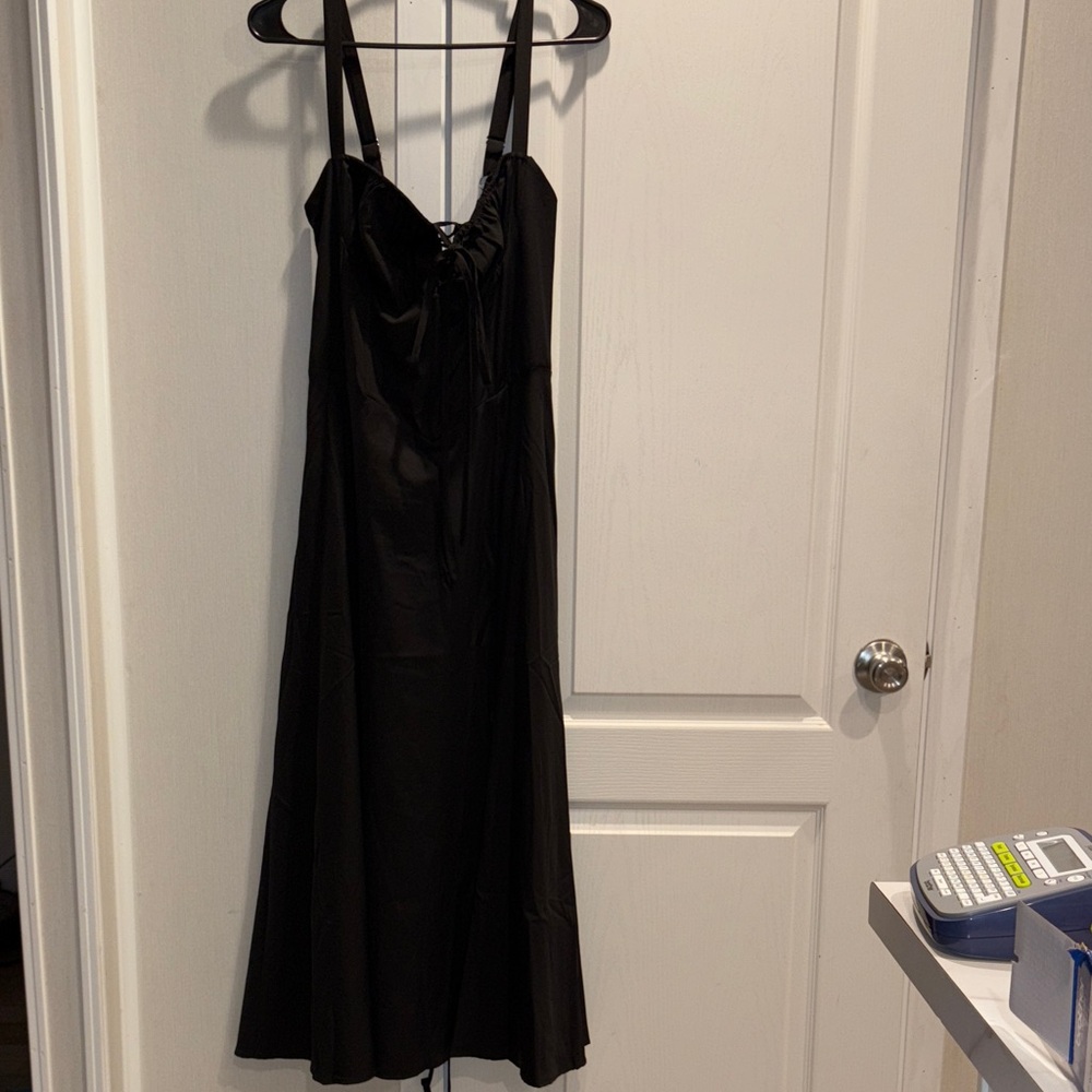 Elegant Black Midi Dress